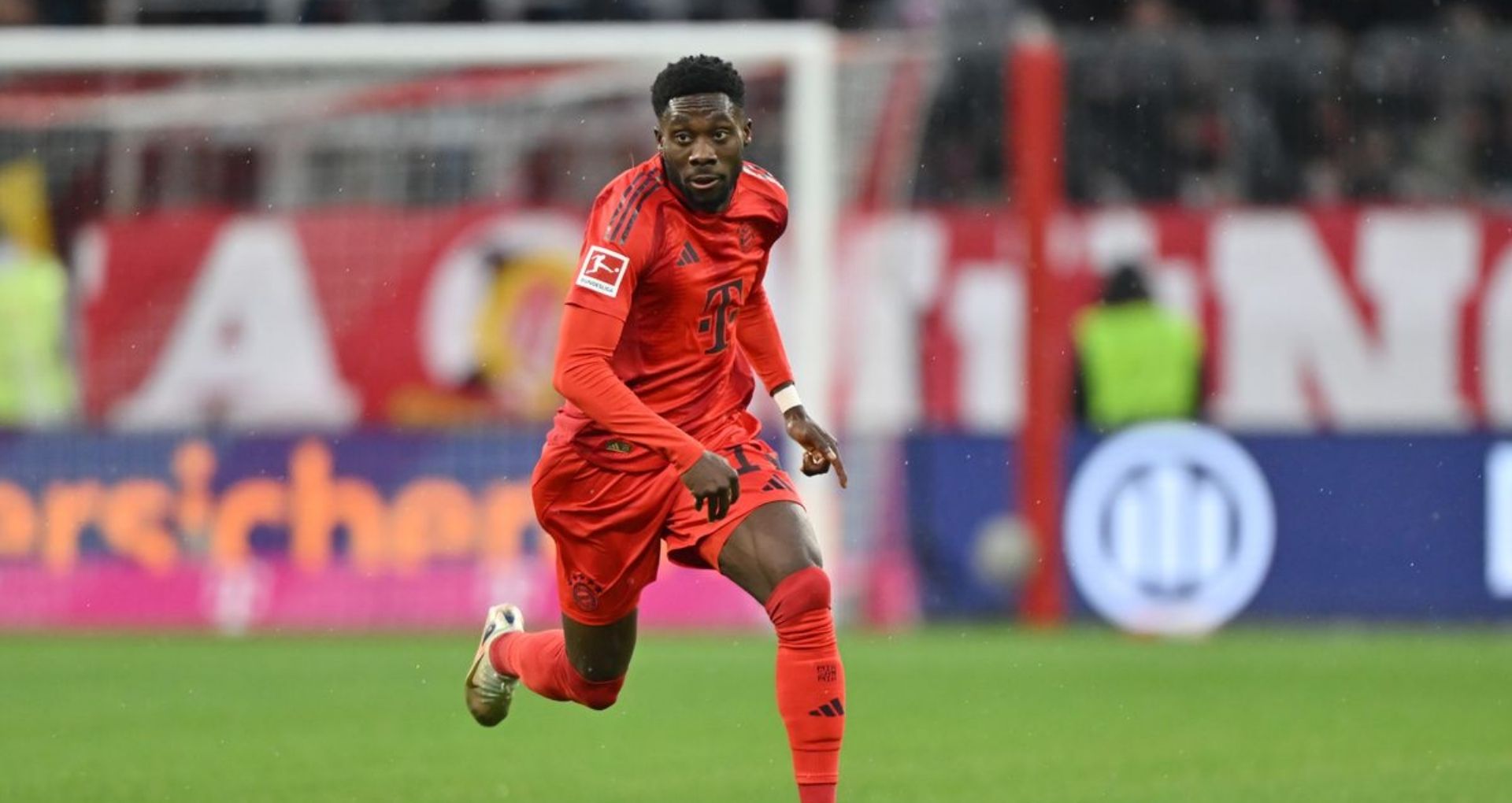 Alphonso Davies Lebih Mungkin Bergabung dengan Liverpool