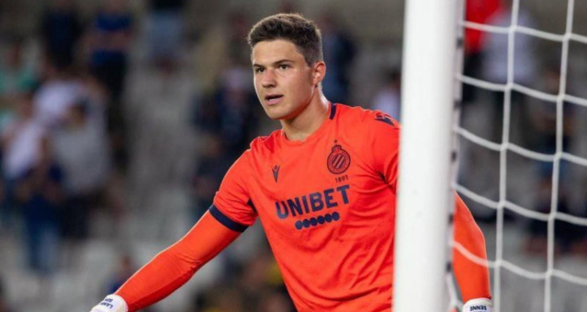 Arsenal dan Manchester United Berebut Kiper Muda Berbakat