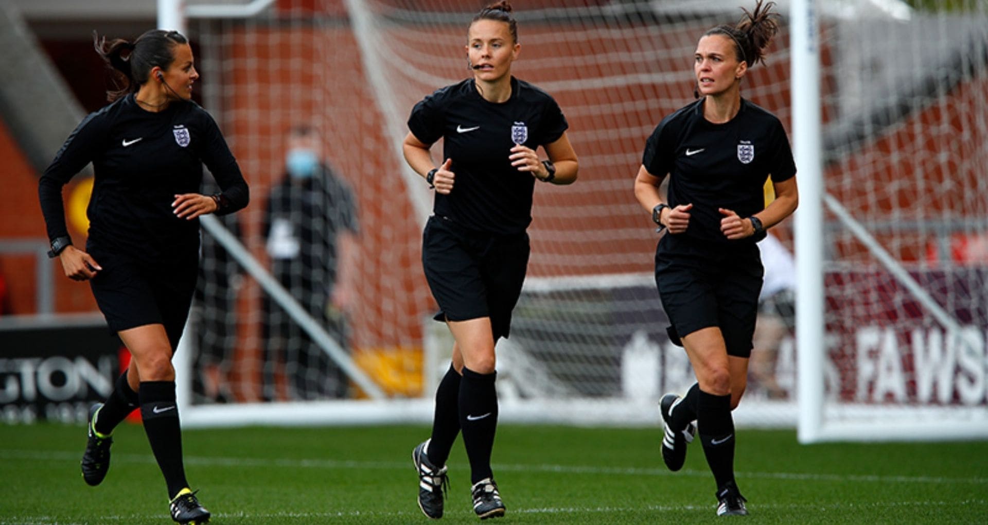 Sertifikat Wasit Sepak Bola: Cara Mendapatkan dan Serba-Serbinya