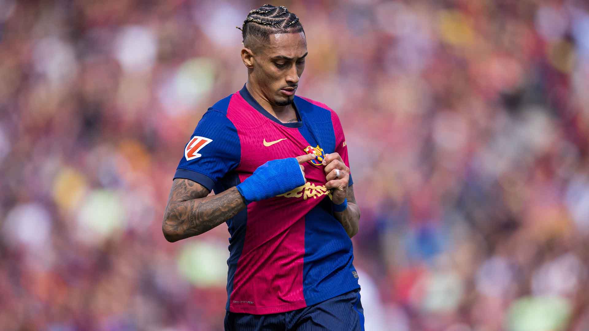 Raphinha Ungkap Bertahan di Barcelona Gara-gara Flick