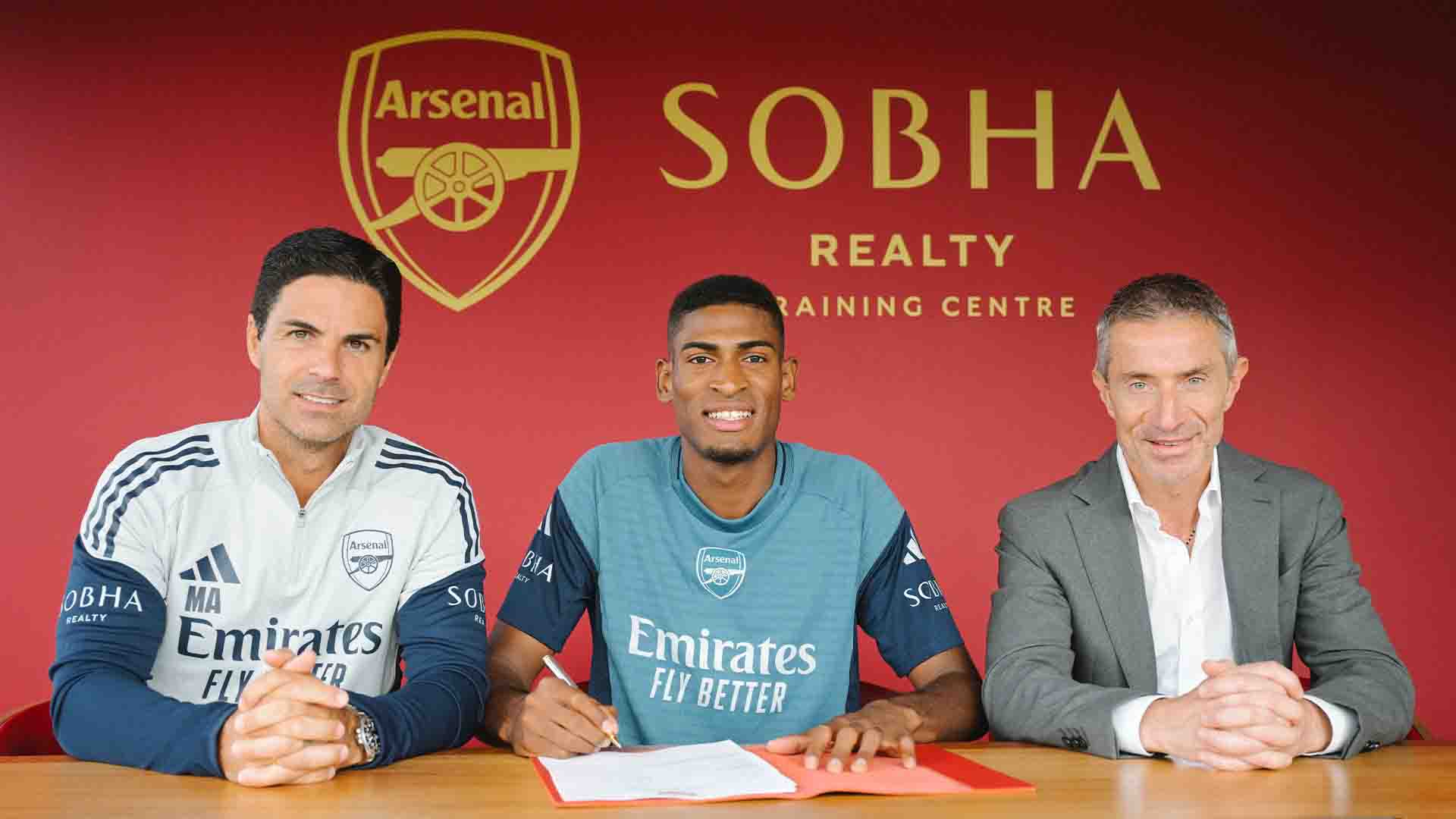 Arsenal Amankan Bek Muda Cristhian Mosquera dari Valencia