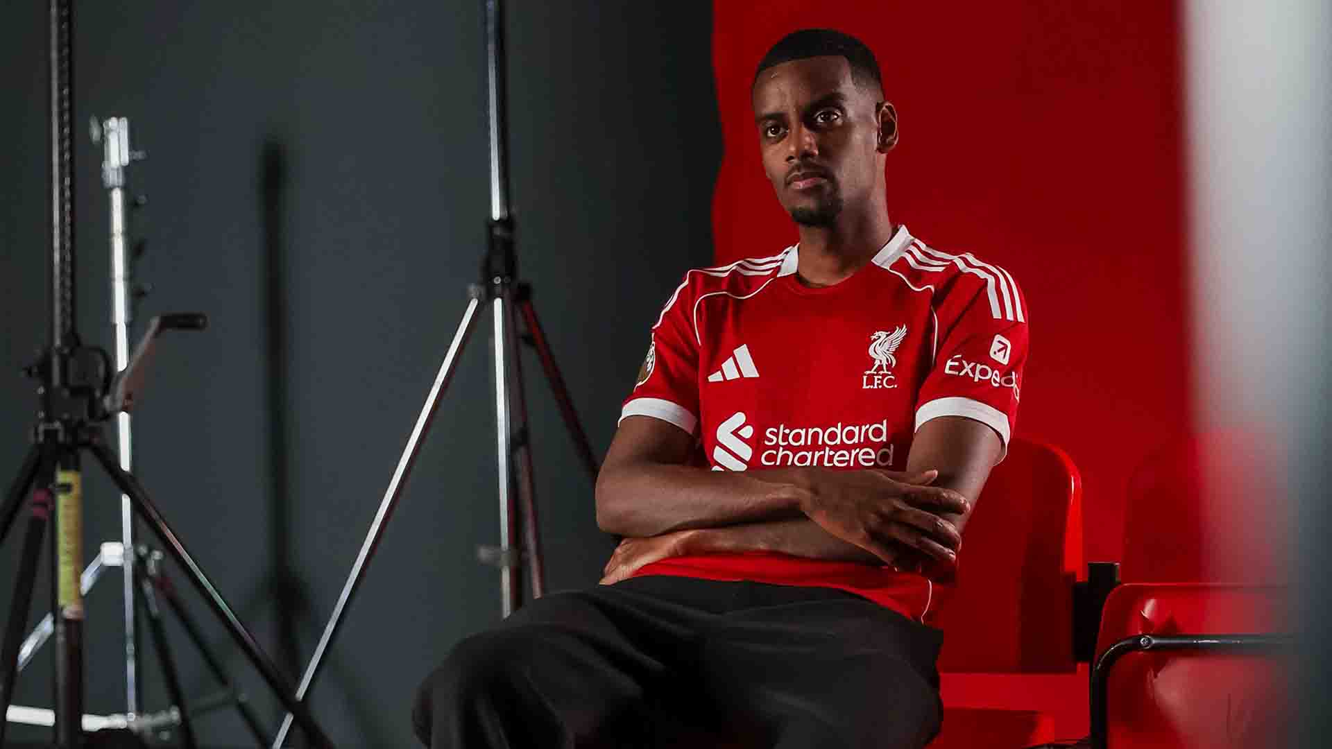 Isak Buka Suara Soal Transfer Fenomenal ke Liverpool