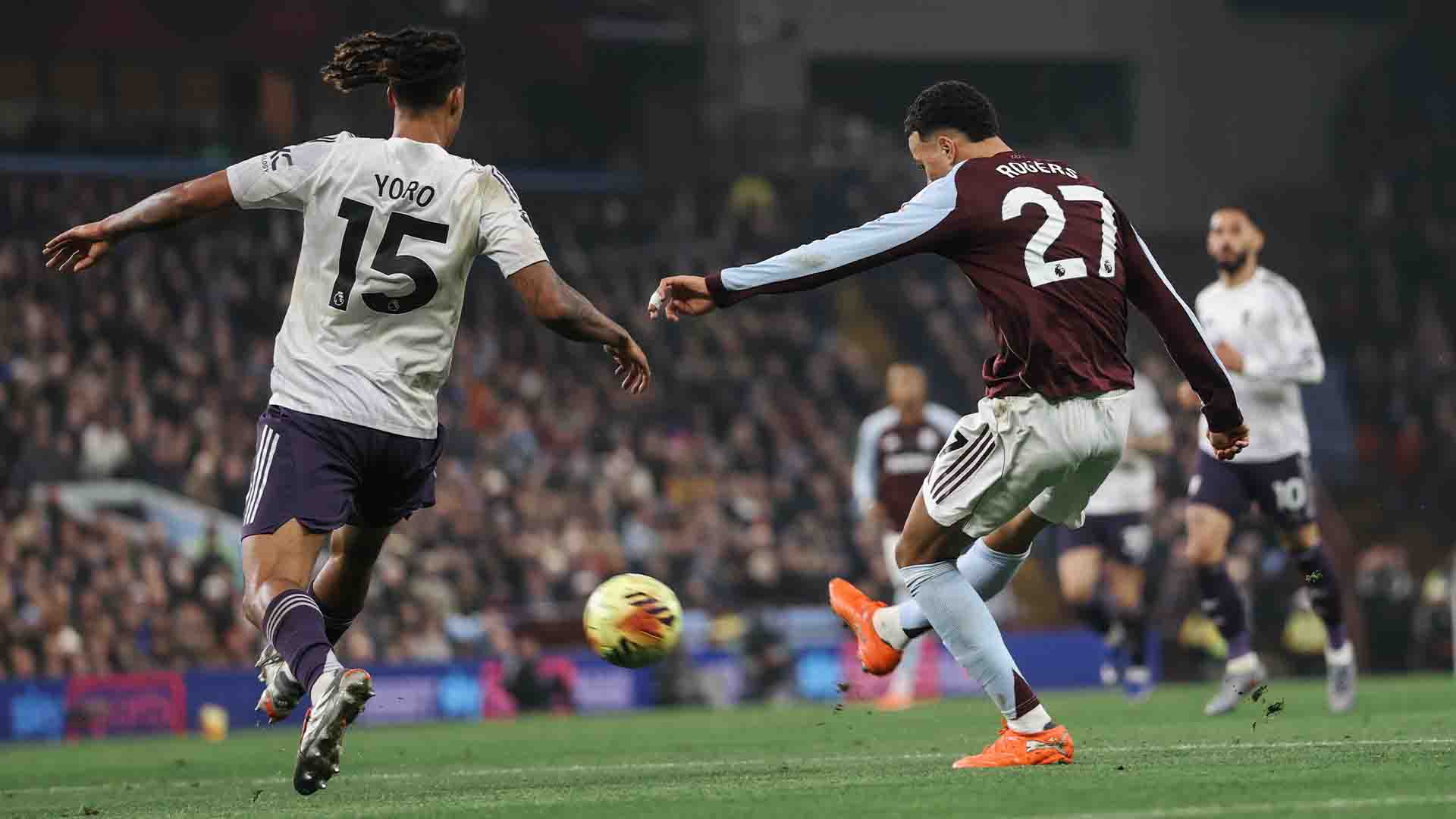 Aston Villa Menang 10 Kali Beruntun usai Brace Rogers Bungkam MU 2-1