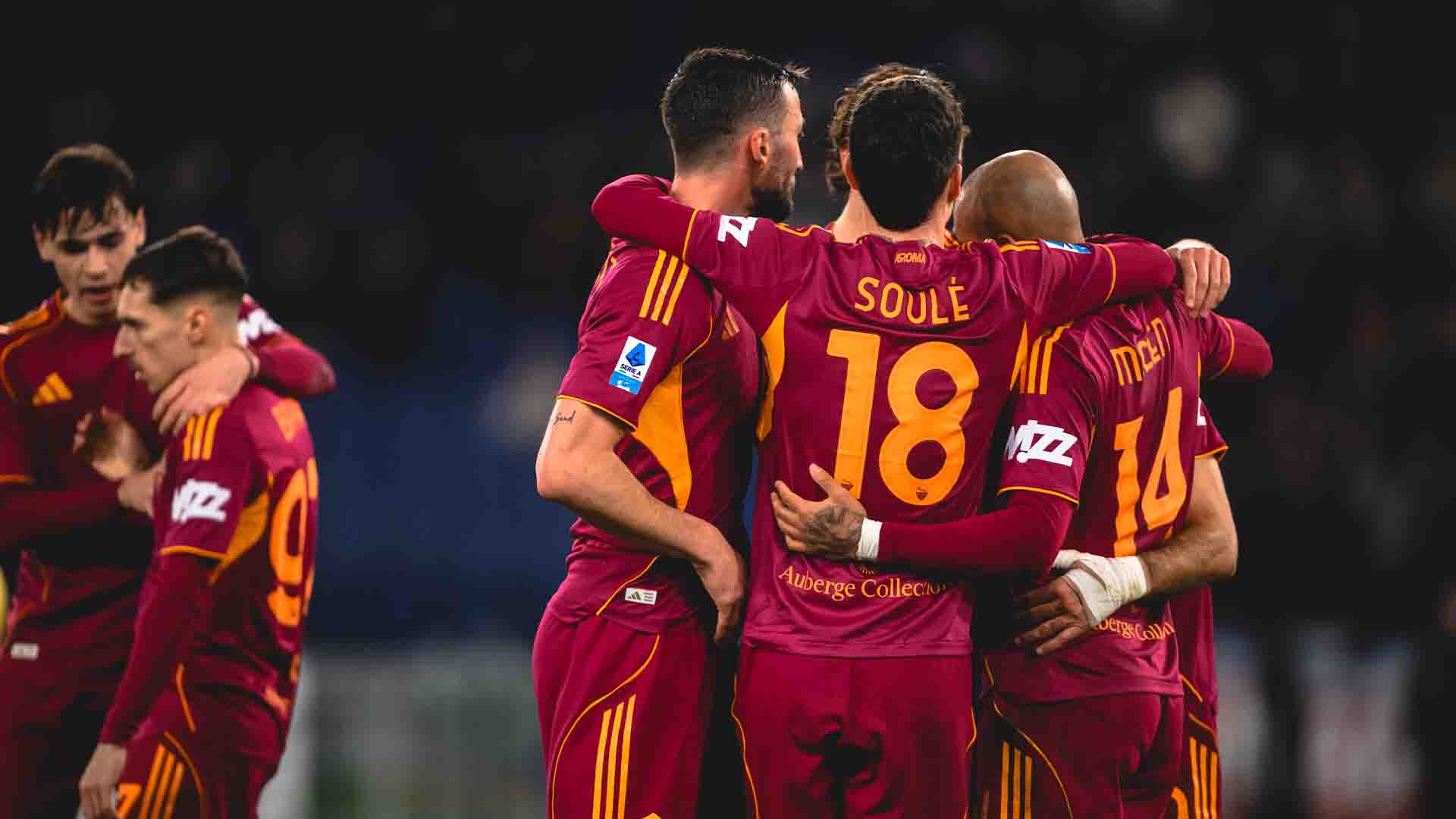 Brace Malen Bawa Roma Bekuk Cagliari 2-0 di Olimpico