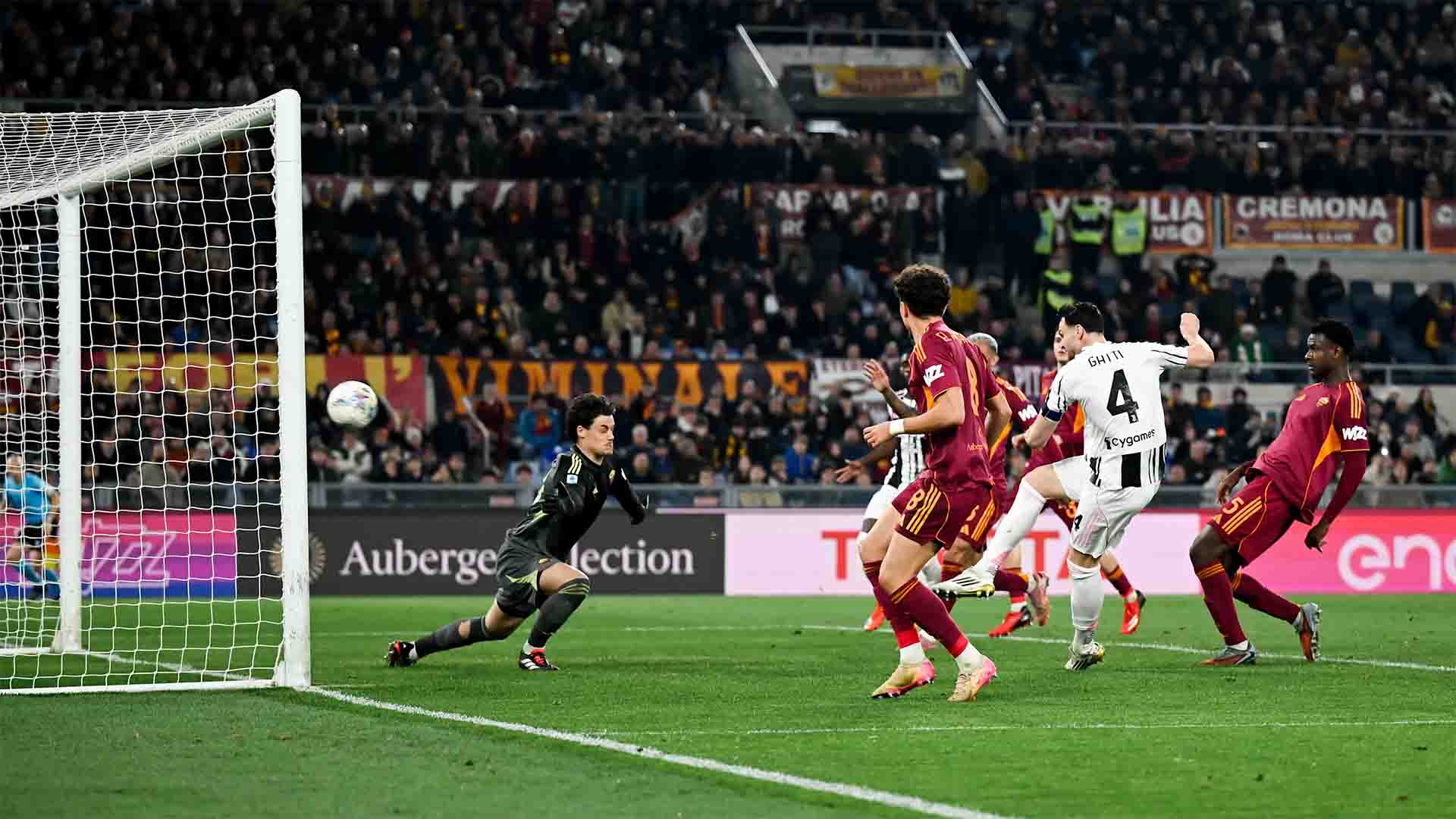 Roma dan Juventus Berbagi Angka dalam Drama Enam Gol